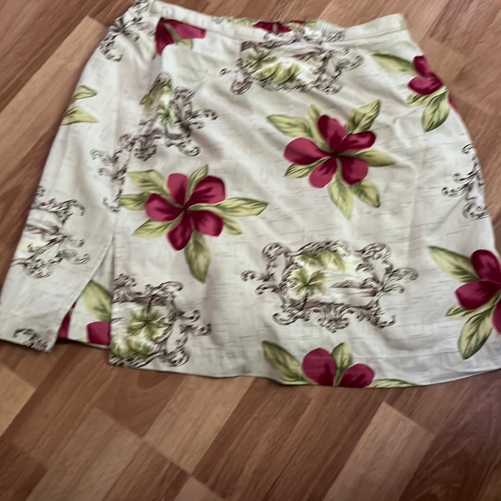 Floral 90s skirts